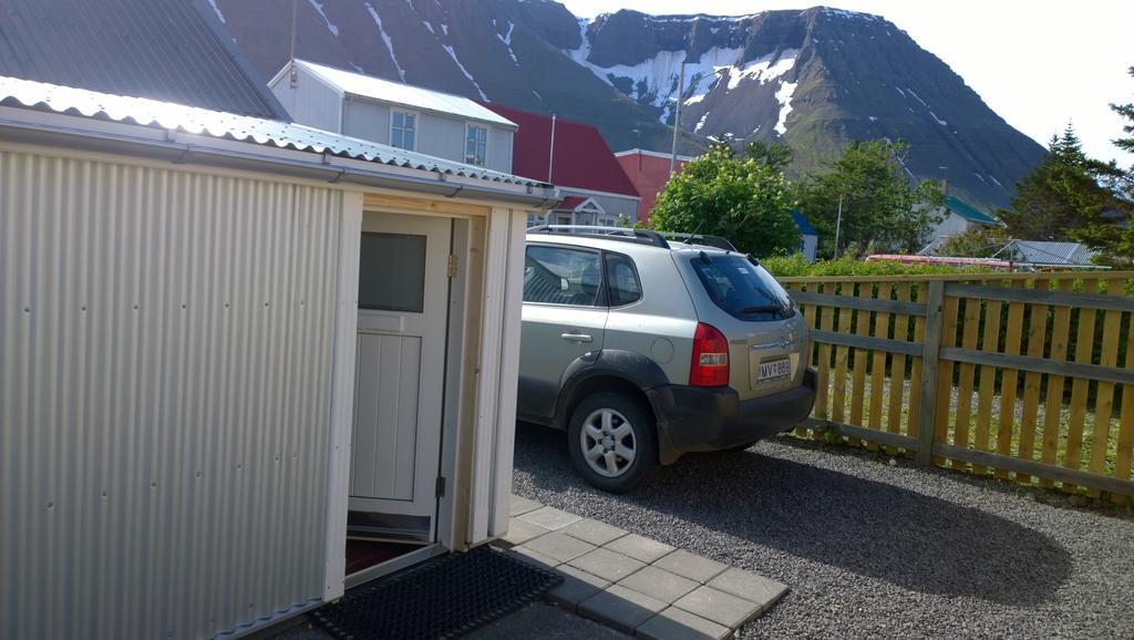 Comfortable Bungalow Isafjordur Екстер'єр фото
