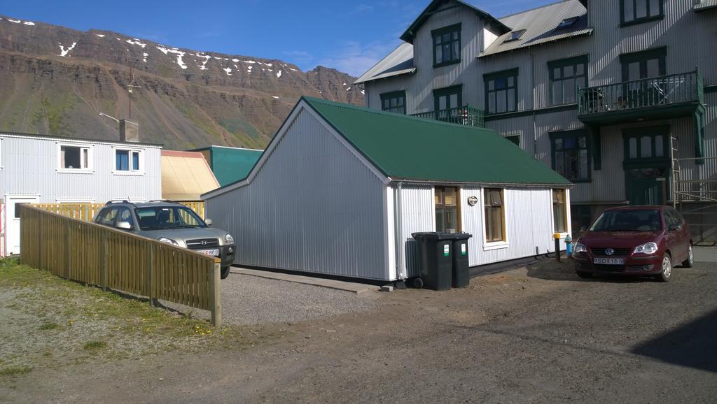 Comfortable Bungalow Isafjordur Номер фото